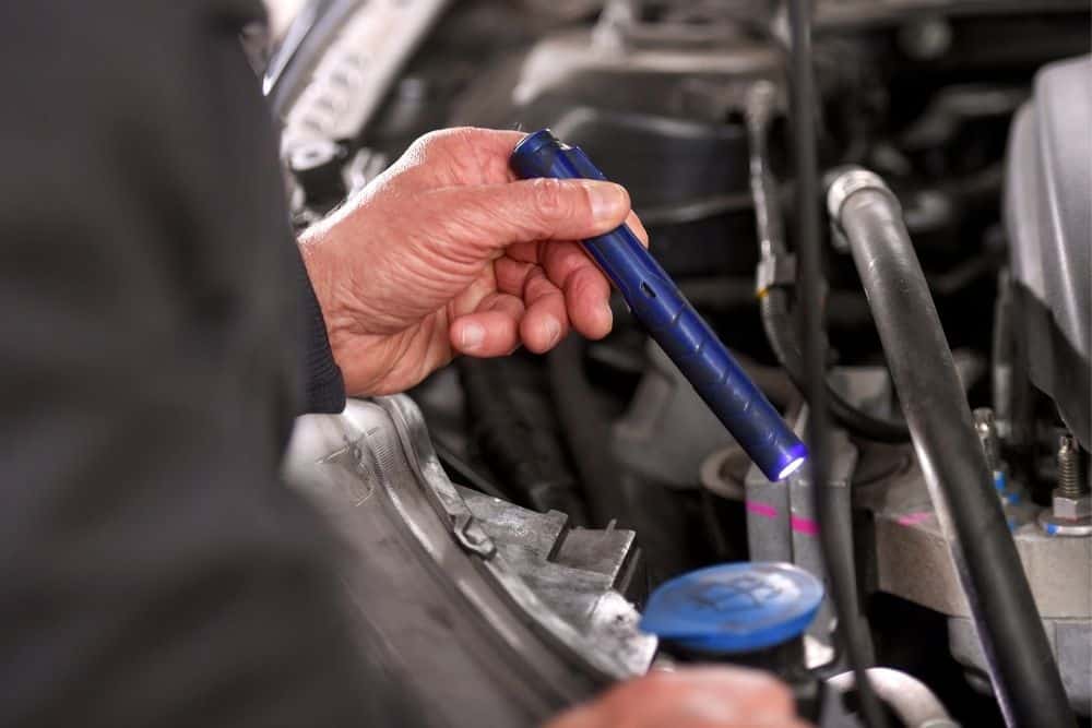 Inspektion Motorblock beim Beweissicherungsgutachten